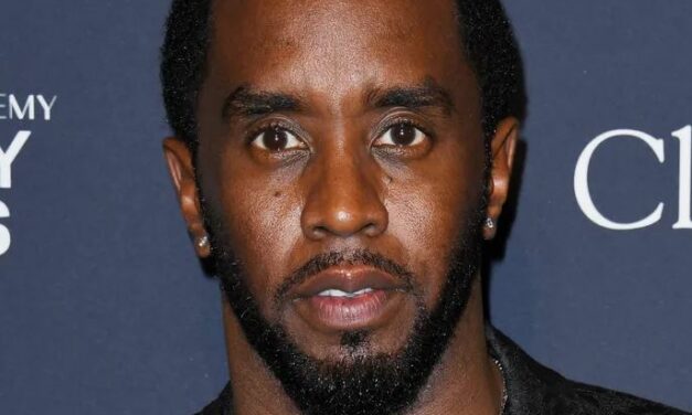 Preso há 26 dias, Diddy recebe visita da mãe e das filhas gêmeas