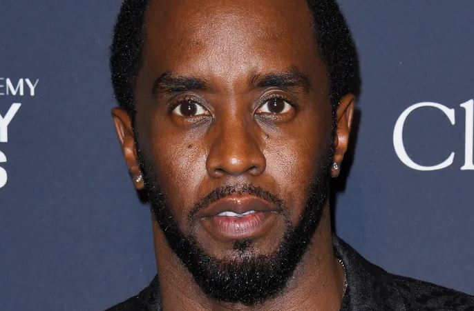 Preso há 26 dias, Diddy recebe visita da mãe e das filhas gêmeas