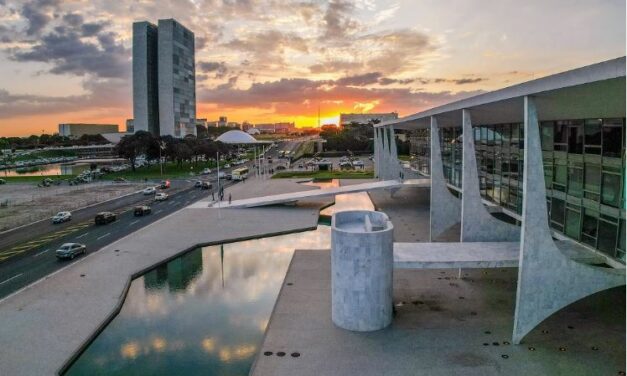 Lula ‘inaugura’ heliponto do Palácio do Planalto
