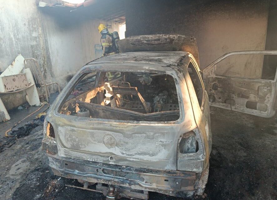 Corpo de Bombeiros divulga informações sobre incêndio em veículo no bairro Geraldo Veloso, em Formiga