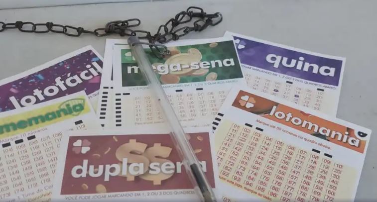 Professor de matemática que ganhou na Lotofácil revela estratégia usada para apostar