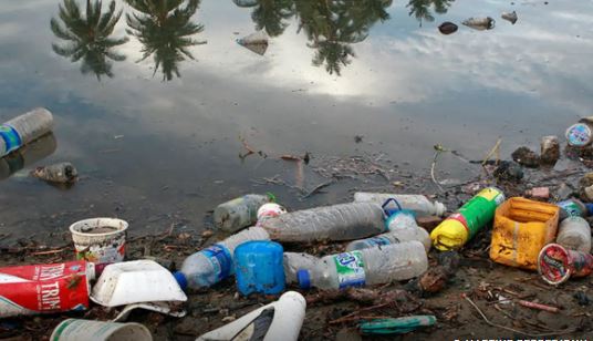 Brasil lança por ano 1,3 milhão de toneladas de plástico no oceano