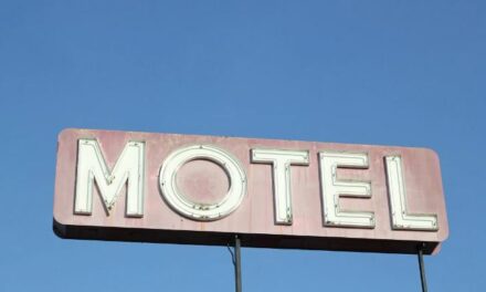 Pastor de 45 anos é preso suspeito de matar mulher trans em motel