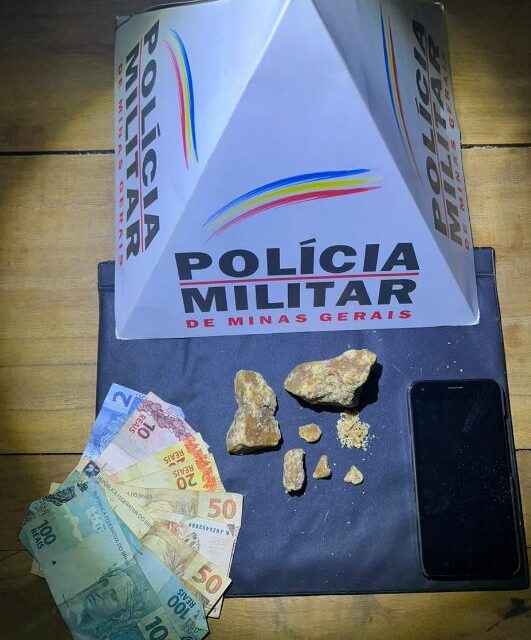 Dois homens são presos com drogas em Bambuí