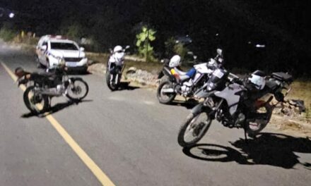 Polícia Militar de Arcos prende mais um motociclista por direção perigosa