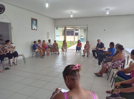 Outubro Rosa: Usuários do CRAS 2 participam de palestra sobre autocuidado
