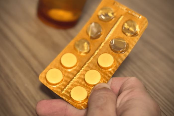 Duas pessoas são intoxicadas com paracetamol por dia em MG; conheça os riscos da superdosagem