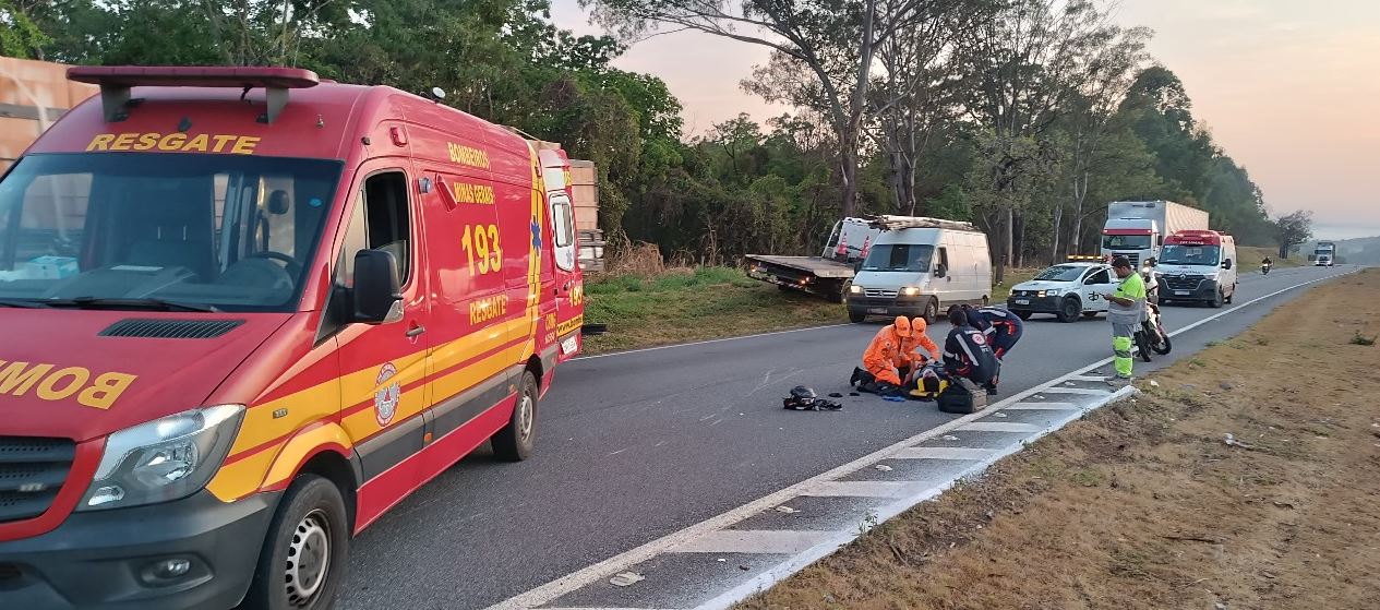 Homem fica ferido após sofrer queda de motocicleta na MG-050