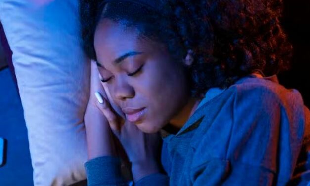 Por que algumas pessoas sempre acordam no meio da madrugada?