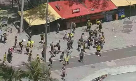 Torcedores do Peñarol causam confusão generalizada na orla do Recreio