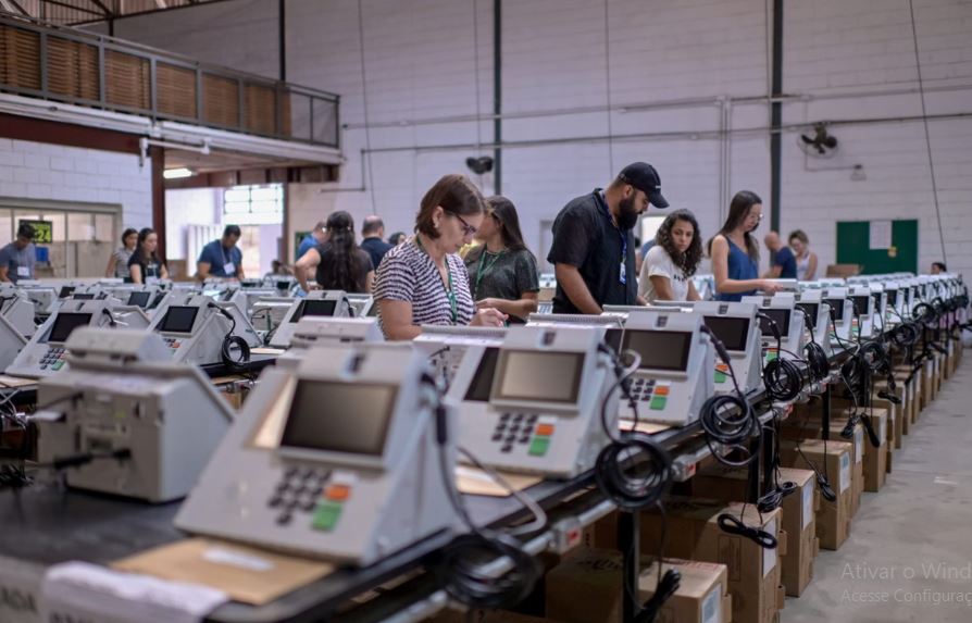 Mais de 2 milhões de mineiros estão aptos a votar neste domingo