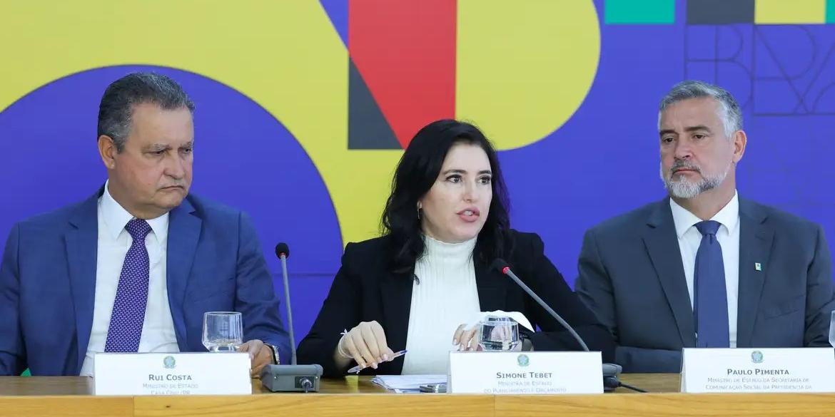 Mudanças nos pisos da saúde e educação trariam pouca economia, diz Simone Tebet