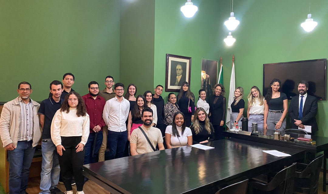 Curso de Direito do Unifor-MG participa de visita técnica ao Tribunal Regional do Trabalho de Minas Gerais em Belo Horizonte