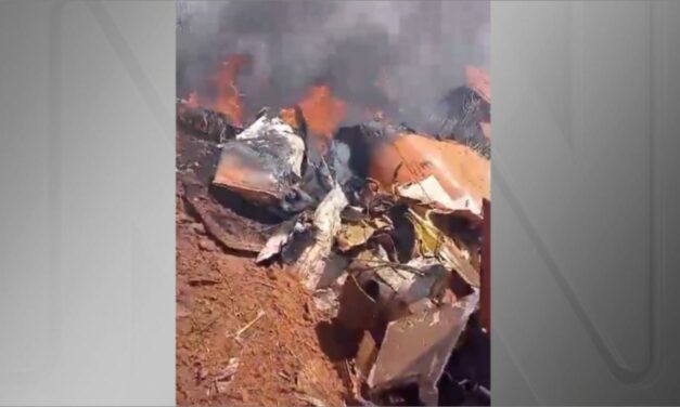 Avião da Força Aérea Brasileira cai no interior de SP após colidir contra outra aeronave