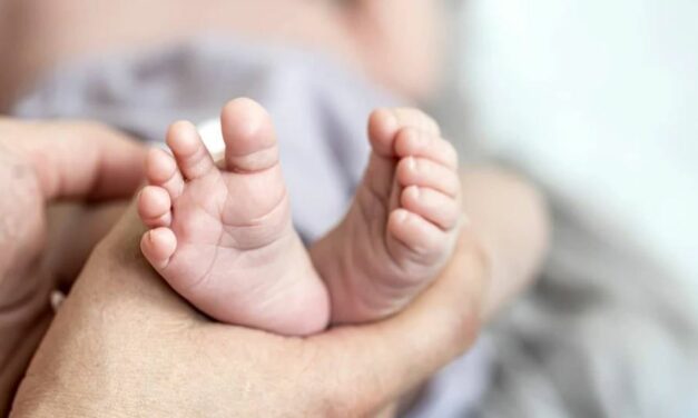 Bebê de 1 ano come cocaína e é internado em estado grave