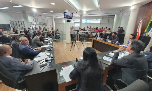Câmara de Formiga aprova adicional de insalubridade para serventes escolares