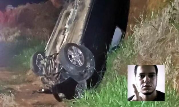 Homem morre após carro capotar e bater em barranco no Sul de Minas