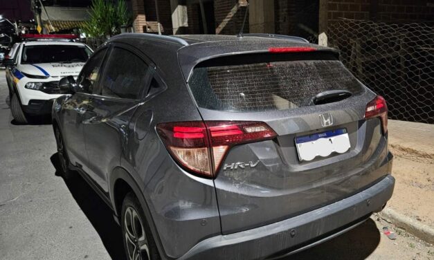 Foragido da Justiça é preso e carro clonado é apreendido no bairro Água Vermelha, em Formiga