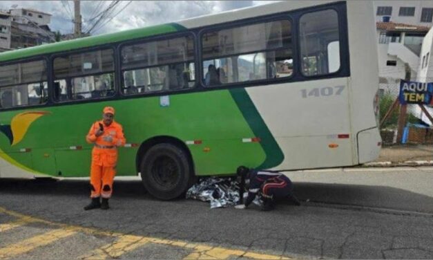 Motociclista de 20 anos morre ao ter cabeça esmagada por ônibus em Minas