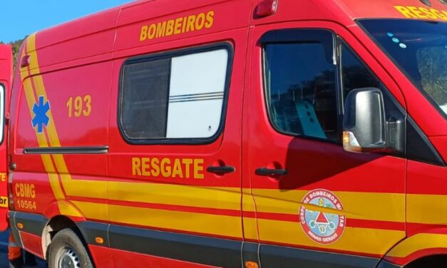 Idosa com falta de ar é socorrida pelo Corpo de Bombeiros no bairro Palmeiras, em Formiga