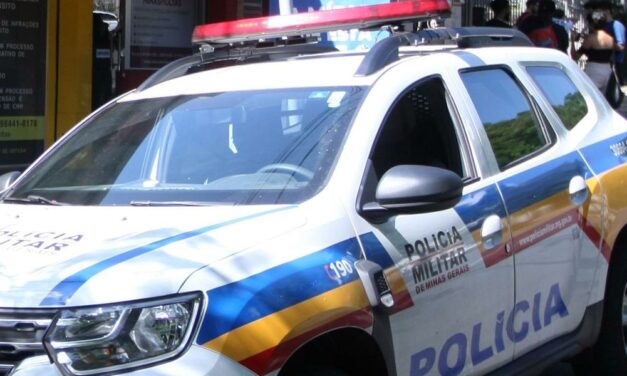 Usuário de drogas suspeito de matar mãe a facadas é preso bebendo em bar de BH