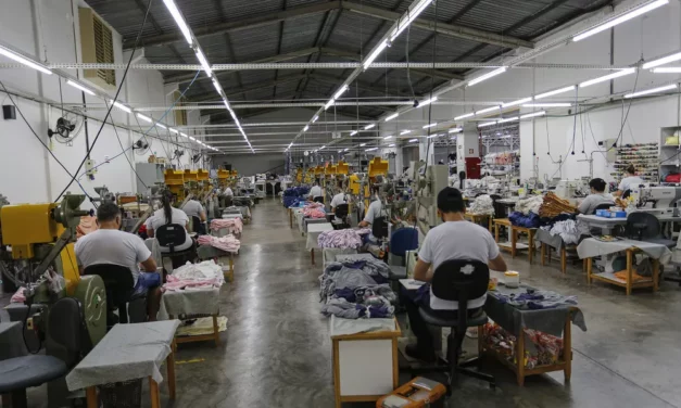 Desemprego baixo deixa trabalhador mais exigente, e empresários se desdobram para contratar: ‘Já fiz de tudo’