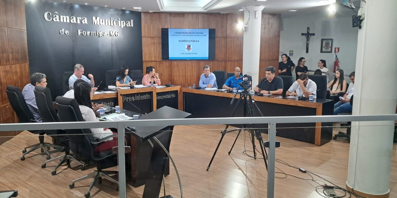 Câmara Municipal de Formiga realiza audiência pública para discutir orçamento de R$400 milhões para 2025