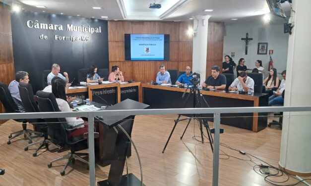 Câmara Municipal de Formiga realiza audiência pública para discutir orçamento de R$400 milhões para 2025