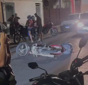 Colisão entre duas motos é registrada no Centro de Formiga