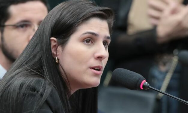 PEC que proíbe o aborto é aprovada em comissão da Câmara