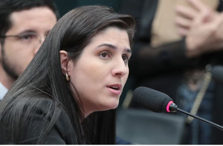 PEC que proíbe o aborto é aprovada em comissão da Câmara