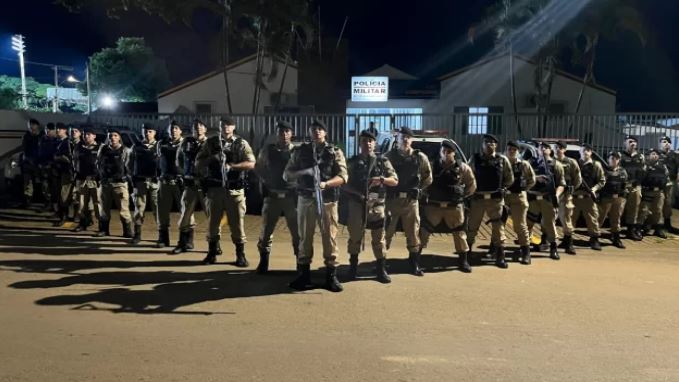 Militares realizam treinamento para capacitação no combate a ataques a agências bancárias