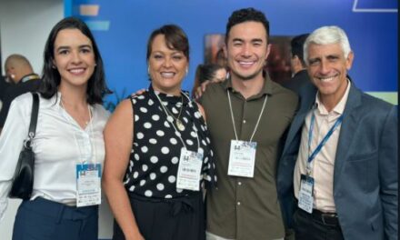 Coronel Laércio e Taciana Carvalho durante o 7º Congresso Mineiro de Novos Gestores