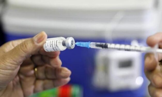 Está sobrando vacina contra dengue em BH; apenas 1/3 das crianças e adolescentes tomaram a 1ª dose