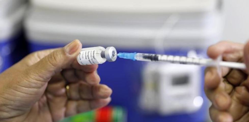Está sobrando vacina contra dengue em BH; apenas 1/3 das crianças e adolescentes tomaram a 1ª dose