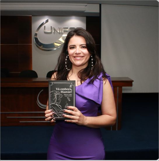 Lançamento do livro “Vá embora, mamãe!” recebe público no Unifor-MG