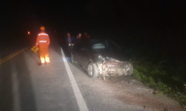 Duas mulheres ficam feridas após colisão de automóvel na MG-050, em Formiga