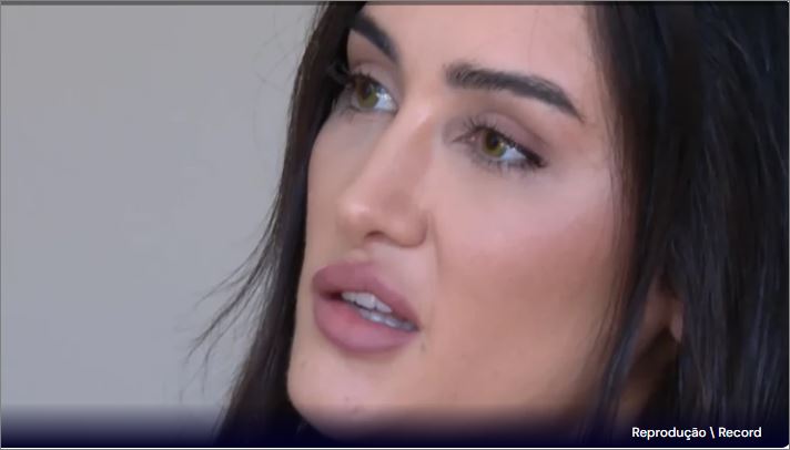Gabi Melim mostra que parte do rosto ficou ‘congelada’ após diagnóstico de paralisia de Bell