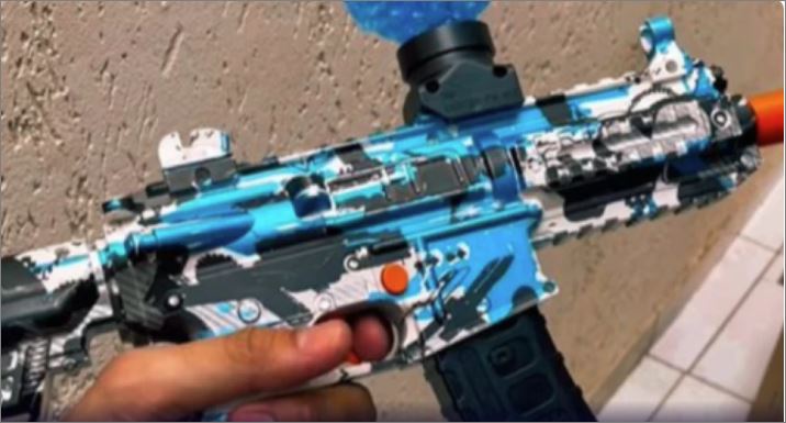 Brinquedo perigoso: armas de gel podem causar lesões graves nos olhos