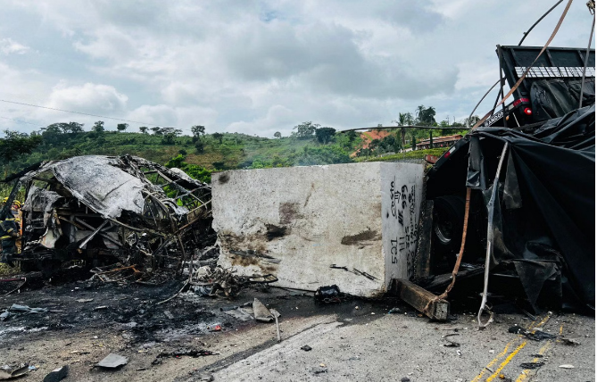 Zema afirma que governo está mobilizado para apoiar vítimas de grave acidente na BR-116
