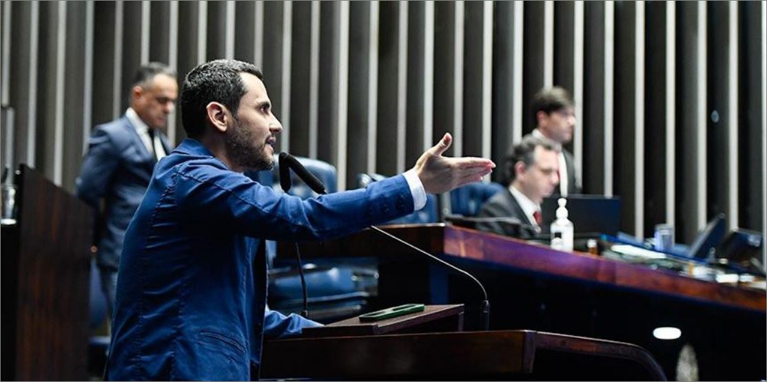 Benefício de Prestação Continuada: Cleitinho critica exclusão de pessoas com autismo