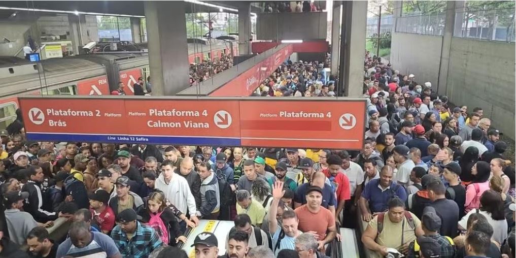 Descarrilamento interdita linhas Coral e Safira em São Paulo
