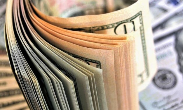 Dólar abre em alta nesta terça e ultrapassa R$ 6,10, um dia após registrar recorde