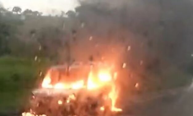 Incêndio destrói ambulância da Prefeitura de Formiga na MG-050