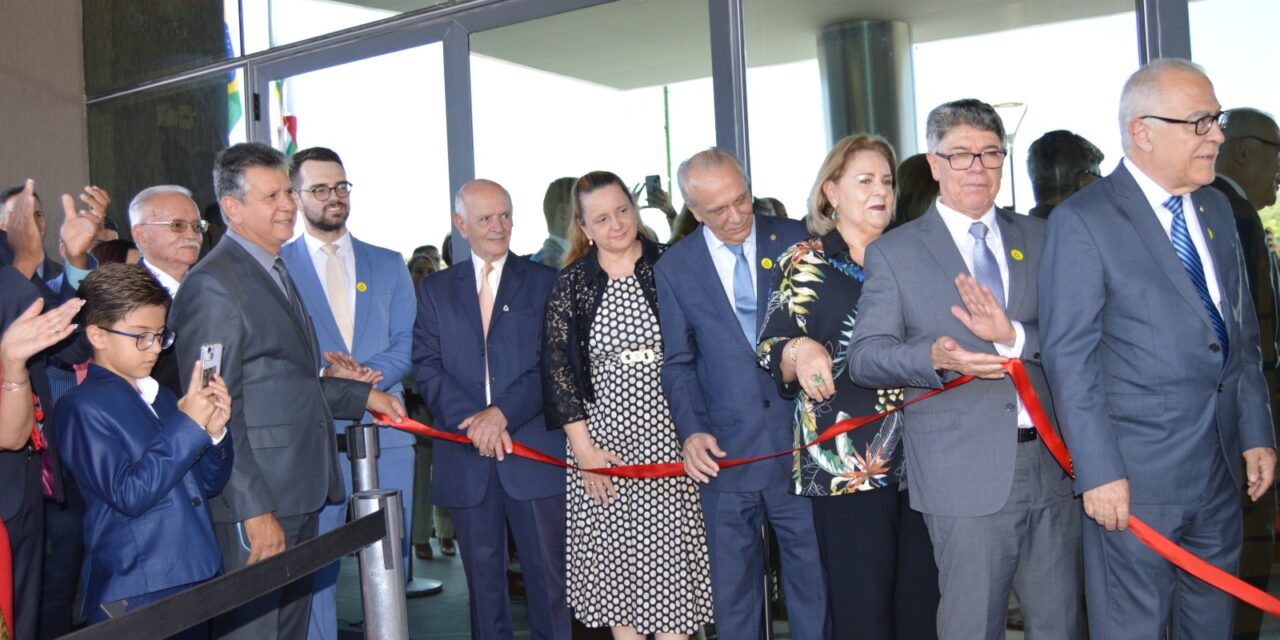 Formiga celebra a inauguração da nova sede do Fórum Magalhães Pinto e homenageia autoridades judiciárias