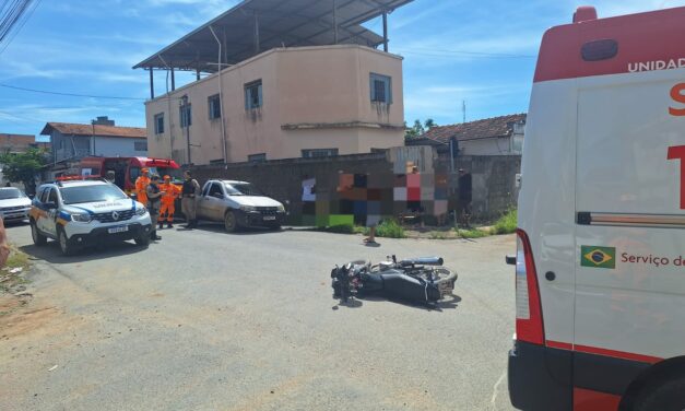 Jovem sofre corte-contuso na região do crânio após acidente em Arcos