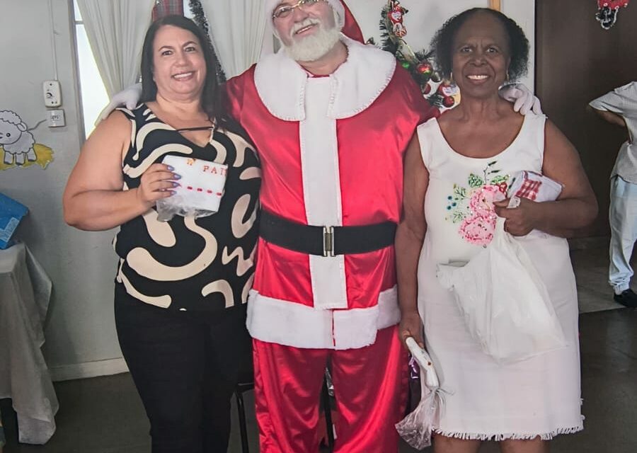 Papai Noel leva emoção e alegria aos usuários do Centro de Convivência do Idoso de Formiga