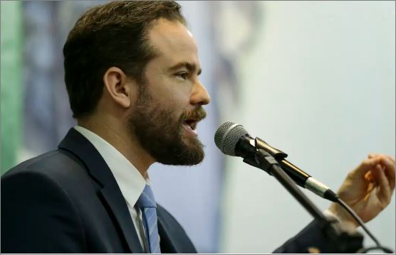Governo não descarta MP para limitar salário mínimo, mas secretário ressalta que esse não é o plano A ou B
