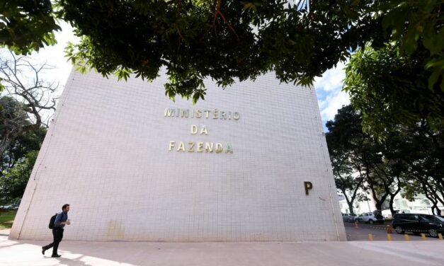 Dívida pública do governo pode chegar perto de 100% do PIB em 2033, aponta pesquisa da Fazenda