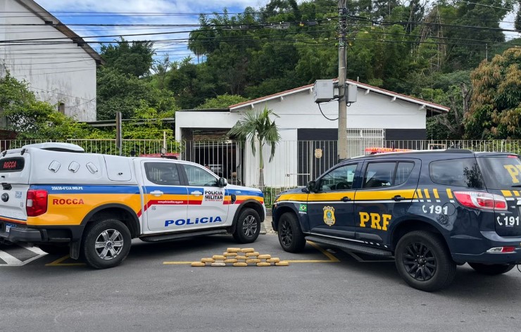 Homem esconde 16 barras de maconha em fundo falso de veículo e é preso na BR-040, em MG